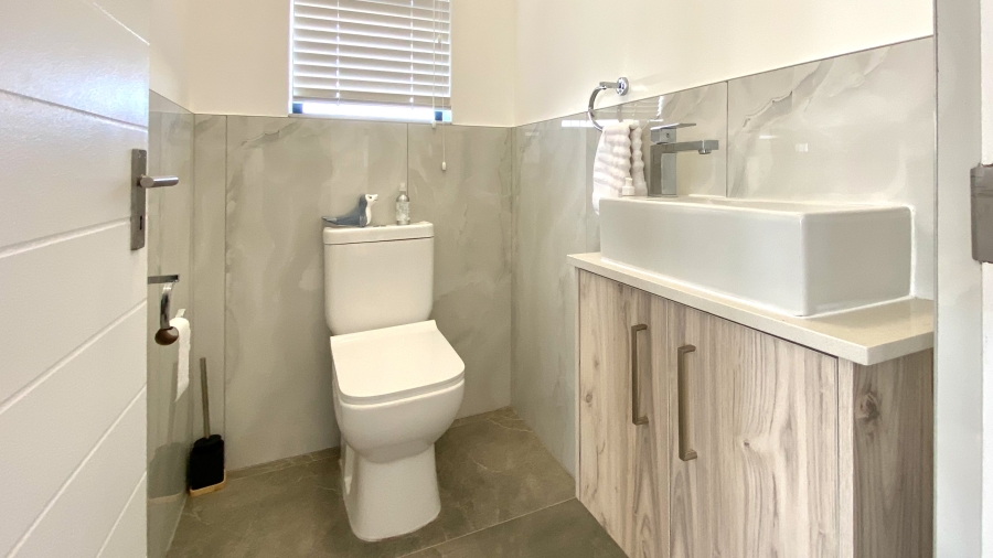 3 Bedroom Property for Sale in Dwarskersbos Western Cape